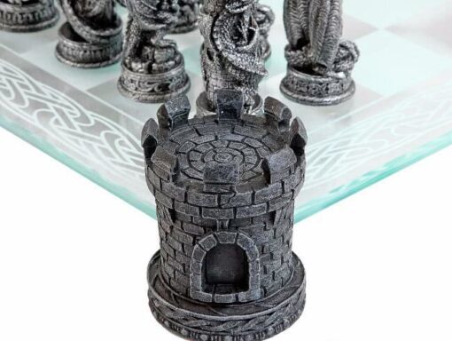 Ensemble "Dragons" Echiquier en Verre et Jeu d'Echecs en Résine Peint