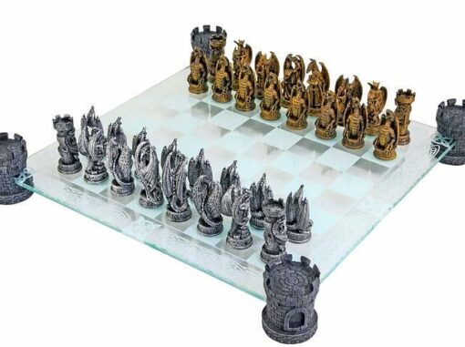 Ensemble "Dragons" Echiquier en Verre et Jeu d'Echecs en Résine Peint